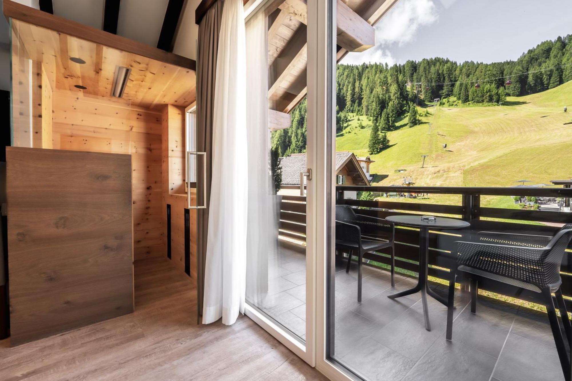 Arya Alpine Lodge Selva di Val Gardena Exterior foto
